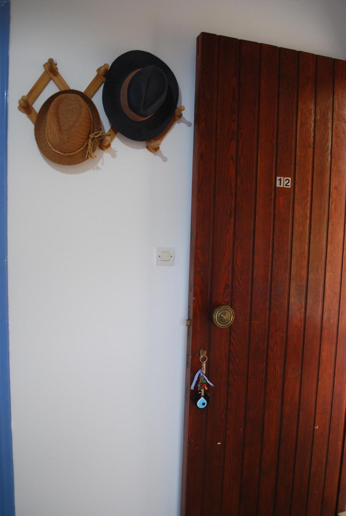 Sunset Rooms Agia Marina  Exterior photo