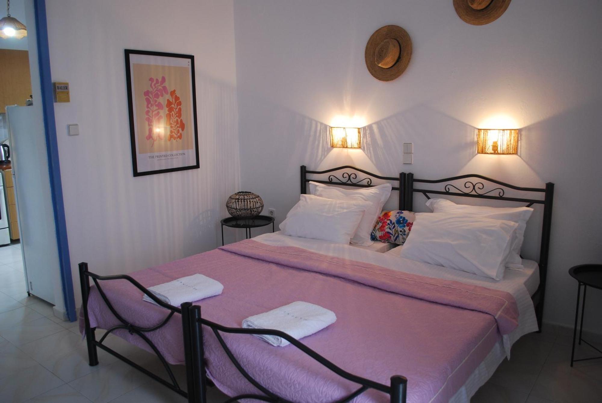 Sunset Rooms Agia Marina  Exterior photo