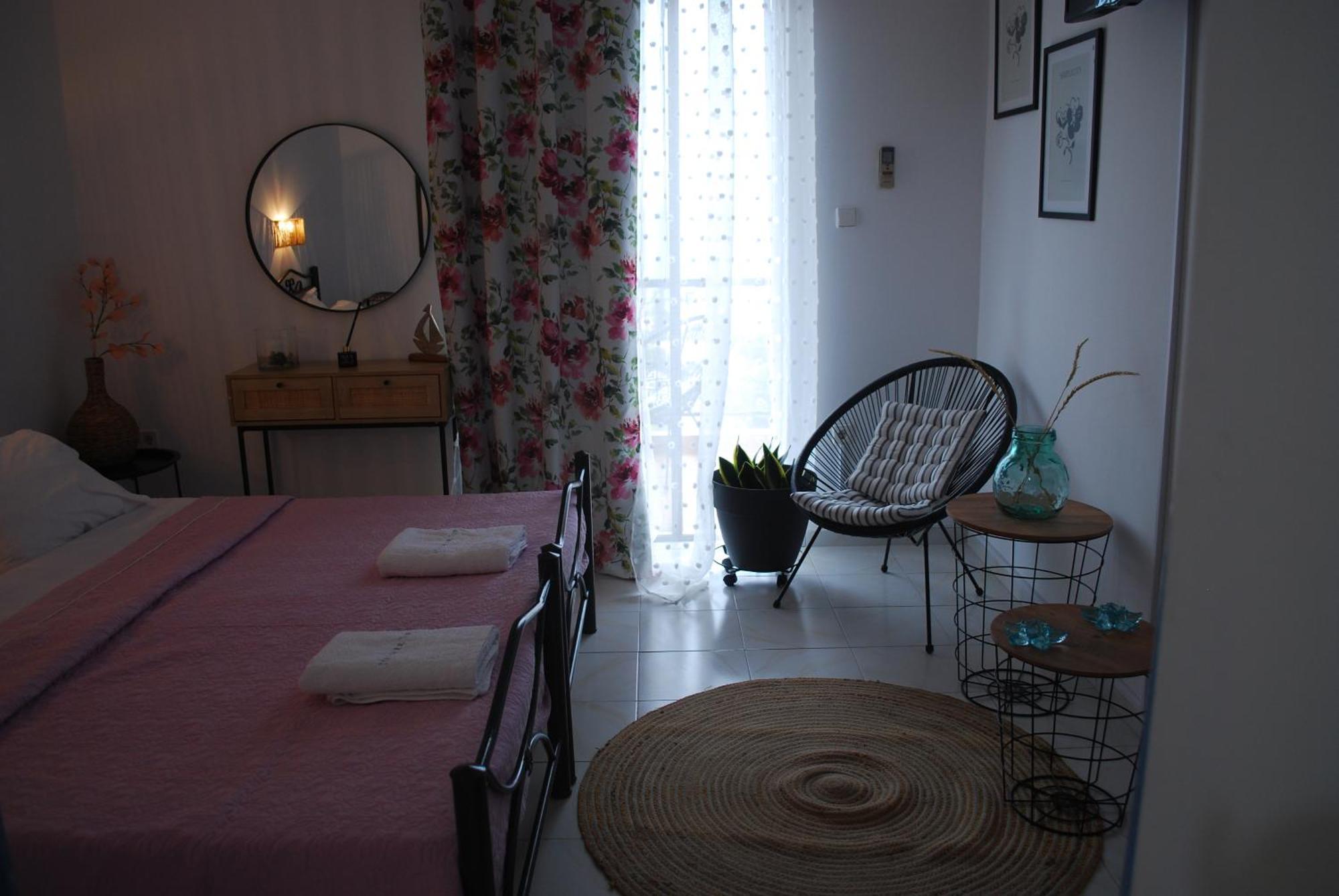 Sunset Rooms Agia Marina  Exterior photo